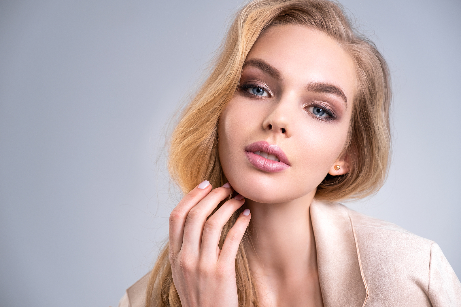 TIPS FOR HEALTHY, HYDRATED SKIN ALL SUMMER LONG